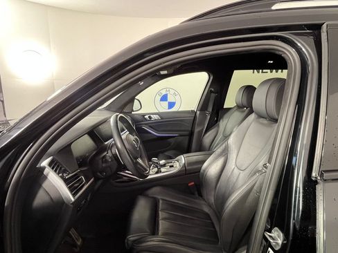 Used 2020 BMW X7 xDrive40i w/ M Sport Package AWD/4WD image 2