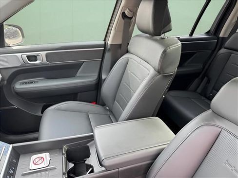 Used 2025 Hyundai Santa Fe Limited AWD/4WD image 9