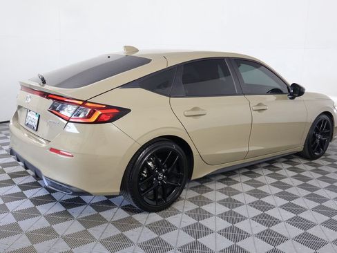 Used 2025 Honda Civic Sport image 4