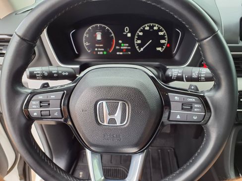 Used 2024 Honda Pilot Touring image 22