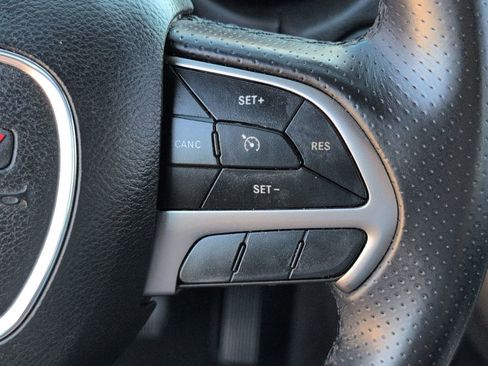 Used 2020 Dodge Durango SXT image 24