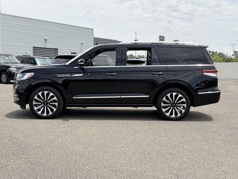 Used 2023 Lincoln Navigator Reserve AWD/4WD image 9