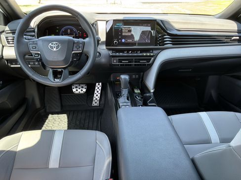 Used 2026 Toyota Camry SE FWD image 28