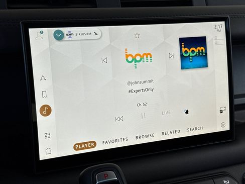 New 2025 Land Rover Defender 110 X-Dynamic SE image 17