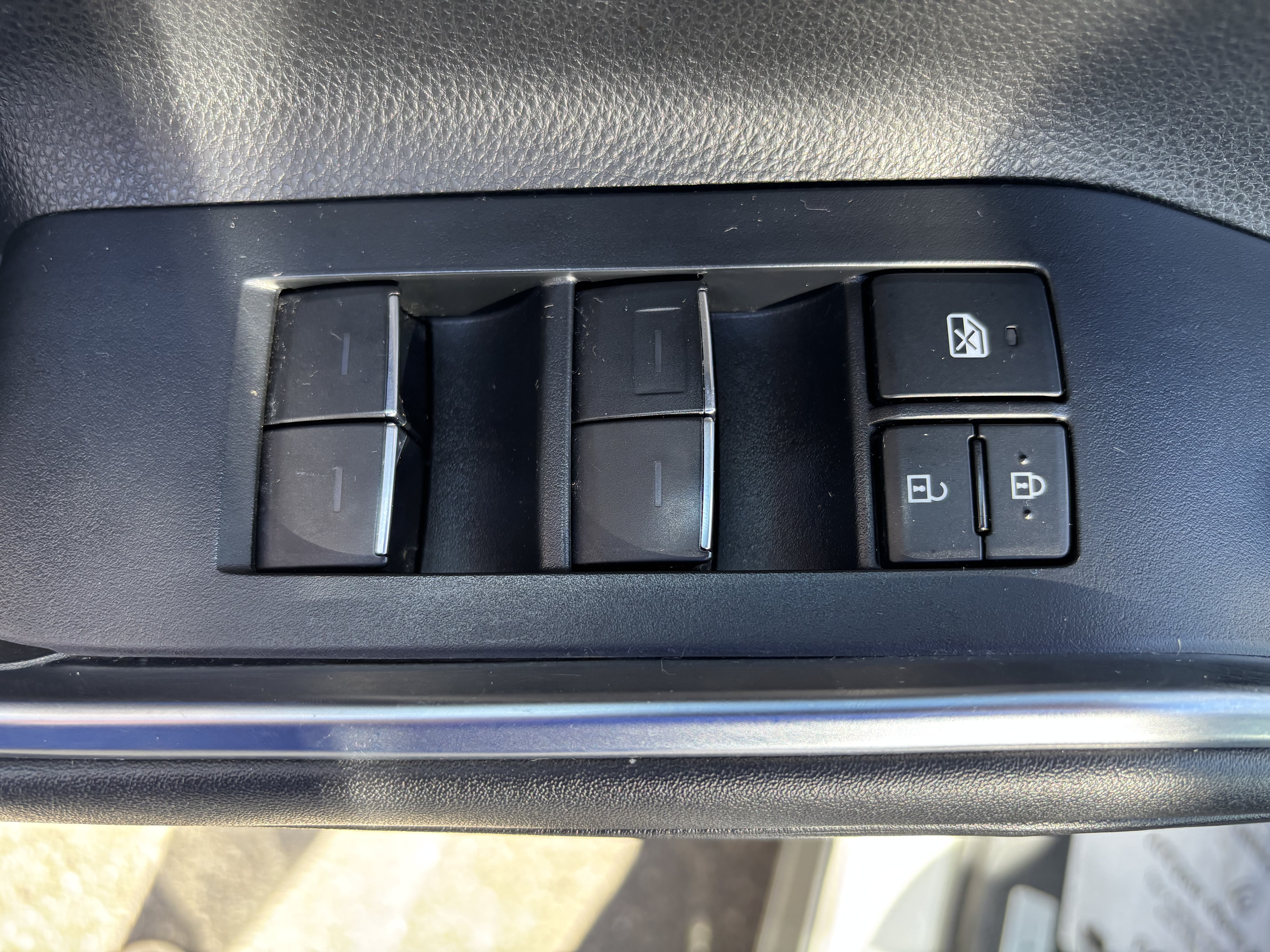Used 2022 Toyota Highlander Limited AWD/4WD image 18