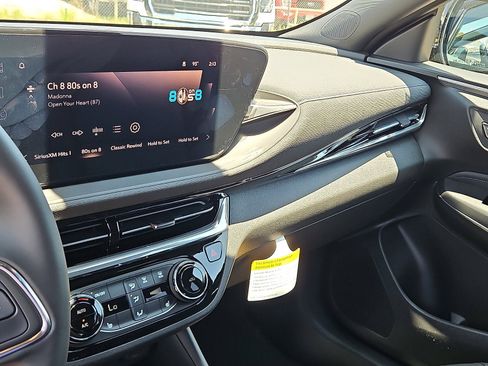 New 2026 Buick Envista Sport Touring w/ Convenience I Package FWD image 17
