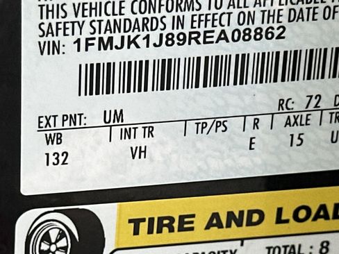 Used 2024 Ford Expedition Max XLT image 34