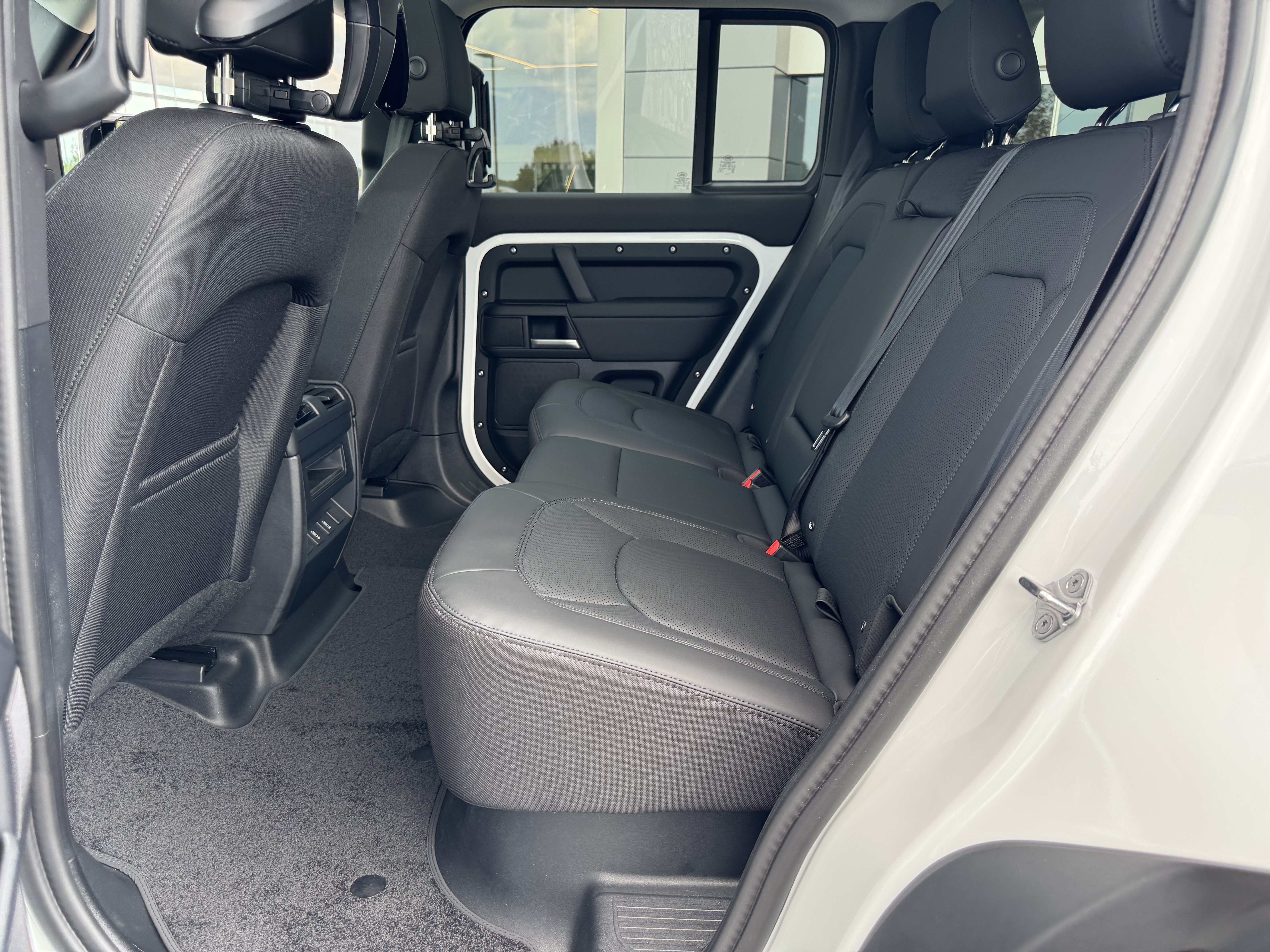 New 2026 Land Rover Defender 110 S AWD/4WD image 5