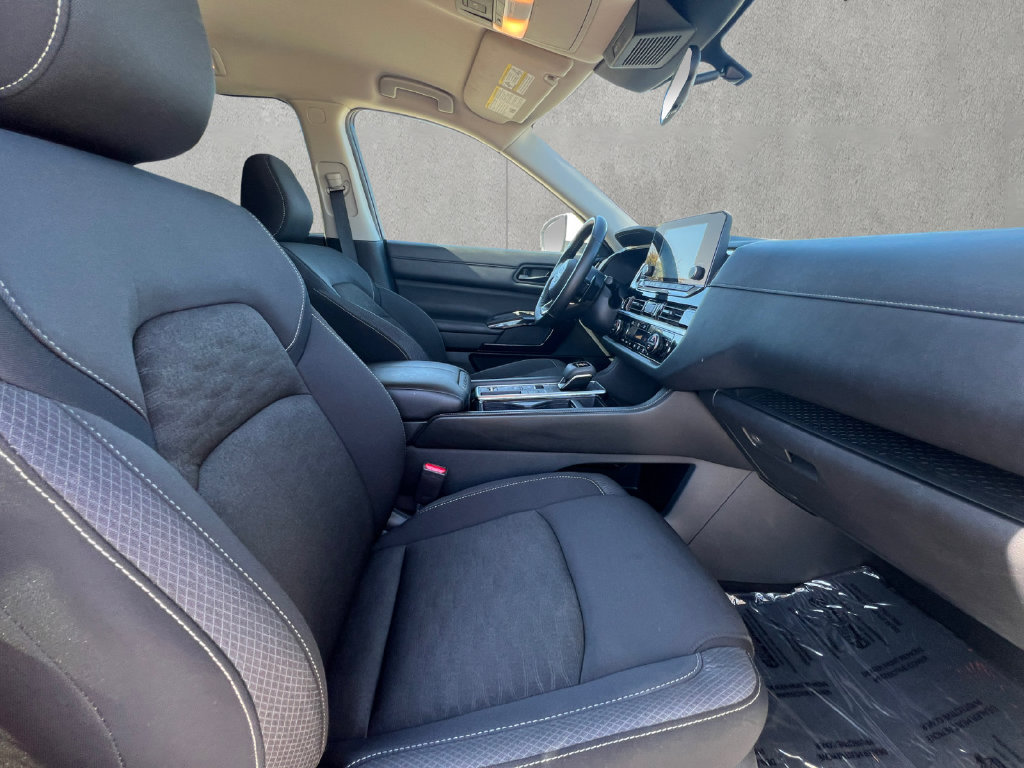 Used 2024 Nissan Pathfinder SV FWD image 24