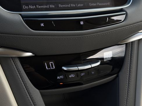 Used 2021 Cadillac XT5 Premium Luxury AWD/4WD image 22