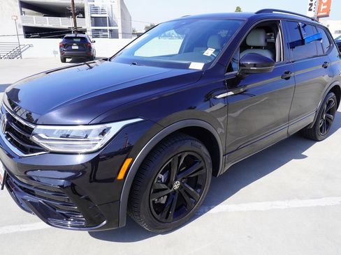 Used 2023 Volkswagen Tiguan SE R-Line image 4