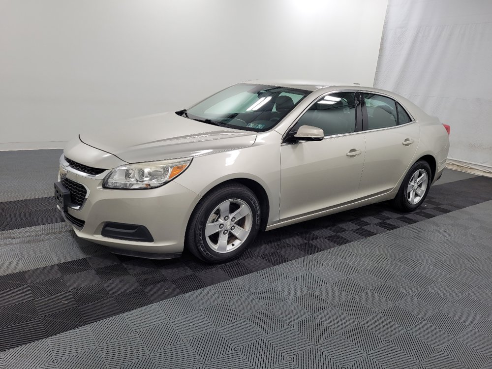 Used 2016 Chevrolet Malibu LT FWD image 2