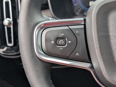 Used 2023 Volvo XC40 B5 Ultimate image 26