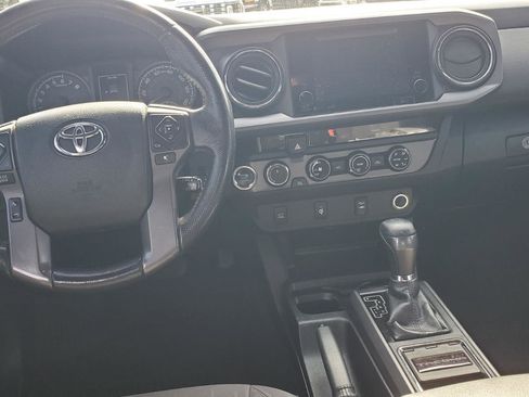 Used 2016 Toyota Tacoma TRD Off-Road w/ Towing Package image 7