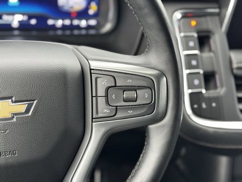 Used 2023 Chevrolet Suburban Premier image 28