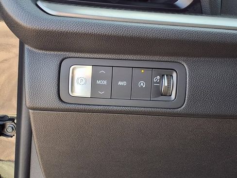 Used 2025 Chevrolet Traverse LT AWD/4WD image 80