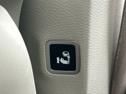 Used 2022 Chrysler Pacifica Limited image 23