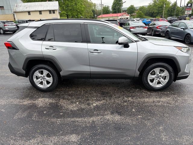 Used 2019 Toyota RAV4 XLE FWD image 5