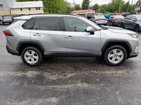 Used 2019 Toyota RAV4 XLE FWD image 5