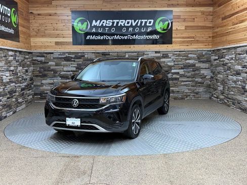 Used 2022 Volkswagen Taos SE image 4