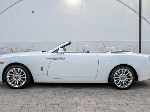 Used 2020 Rolls-Royce Dawn RWD image 11