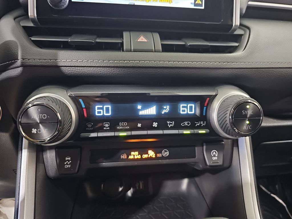 Used 2025 Toyota RAV4 XLE AWD/4WD image 25