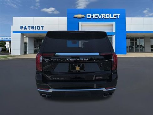 Used 2025 GMC Yukon Denali AWD/4WD image 9