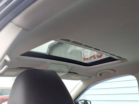 Used 2012 Volkswagen Passat 2.5 SE FWD image 12