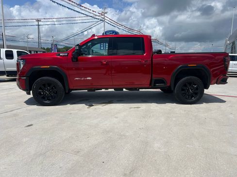 Used 2024 GMC Sierra 2500 AT4 w/ AT4 Premium Plus Package AWD/4WD image 4