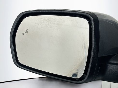 Used 2023 Ford Edge SEL image 16