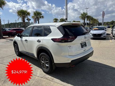 New 2026 Nissan Rogue S image 4