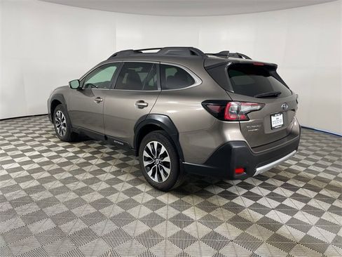 Used 2023 Subaru Outback Limited image 24