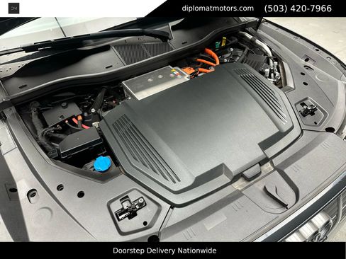 Used 2019 Audi e-tron Prestige w/ Prestige Package image 49