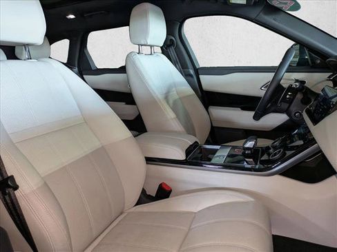 Used 2022 Land Rover Range Rover Velar R-Dynamic S image 22