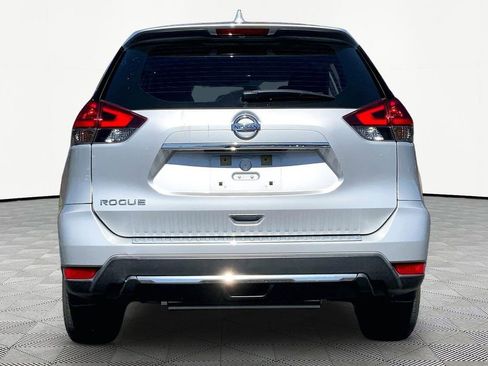 Used 2018 Nissan Rogue S image 6