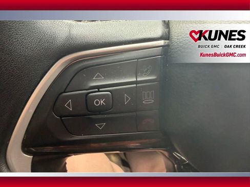 Used 2022 Jeep Grand Cherokee Altitude AWD/4WD image 26