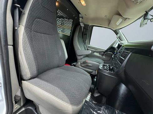 Used 2025 GMC Savana 2500 w/ Driver Convenience Package RWD image 15