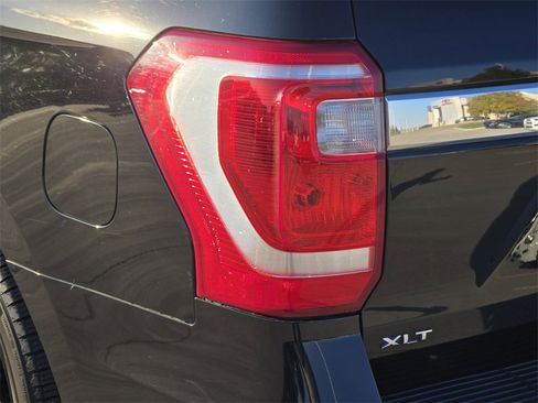 Used 2020 Ford Expedition XLT w/ Black Accent Package image 6