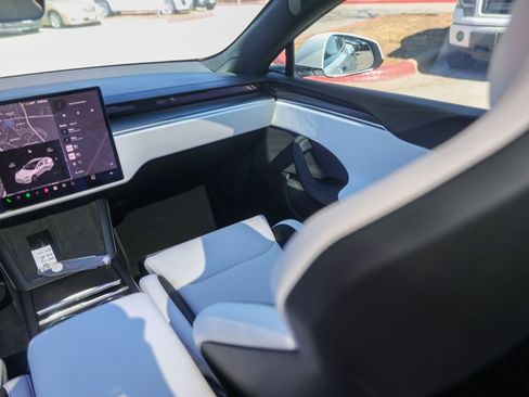 Used 2025 Tesla Model S Plaid image 27