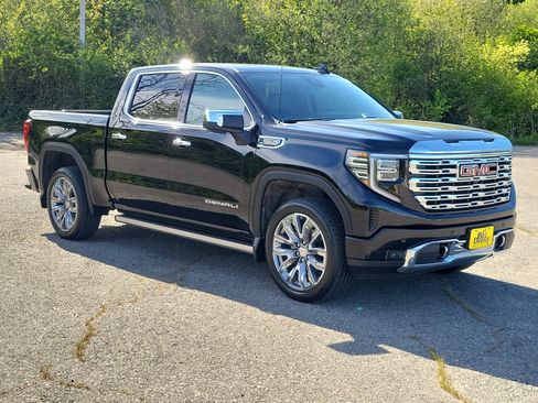 Used 2023 GMC Sierra 1500 Denali AWD/4WD image 3