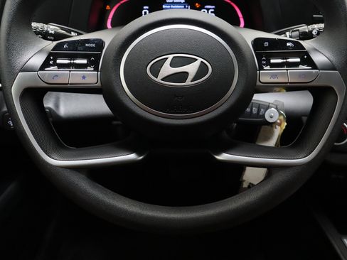 Used 2025 Hyundai Elantra SE FWD image 22