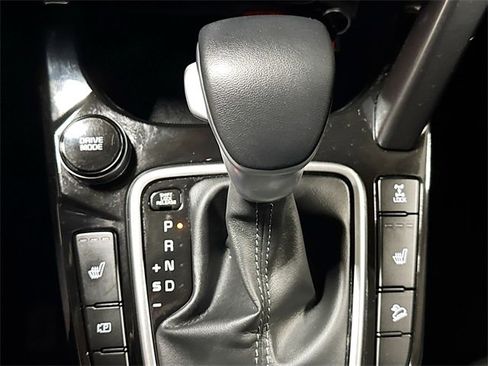 Used 2024 Kia Seltos EX image 17