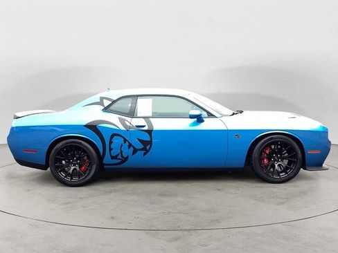 Used 2016 Dodge Challenger SRT Hellcat RWD image 6