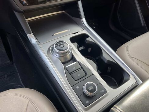 Used 2020 Ford Explorer Limited image 35