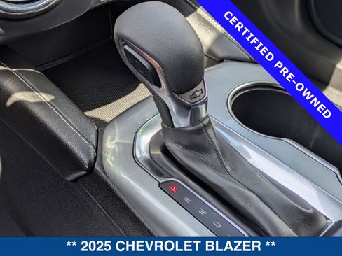 Used 2025 Chevrolet Blazer LT FWD image 32