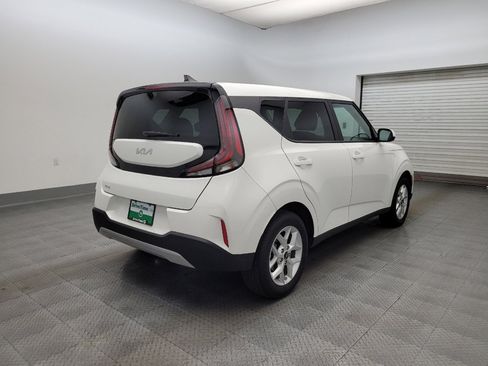 Used 2025 Kia Soul LX w/ LX Technology Package image 9
