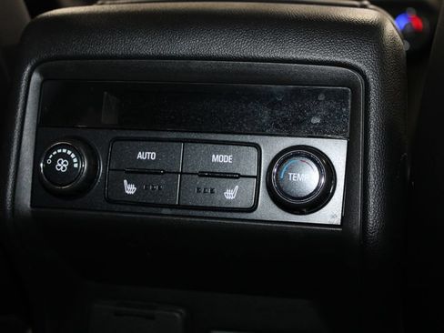 Used 2021 GMC Acadia Denali w/ Denali Technology Package FWD image 34