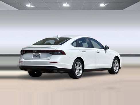 Used 2023 Honda Accord LX image 8