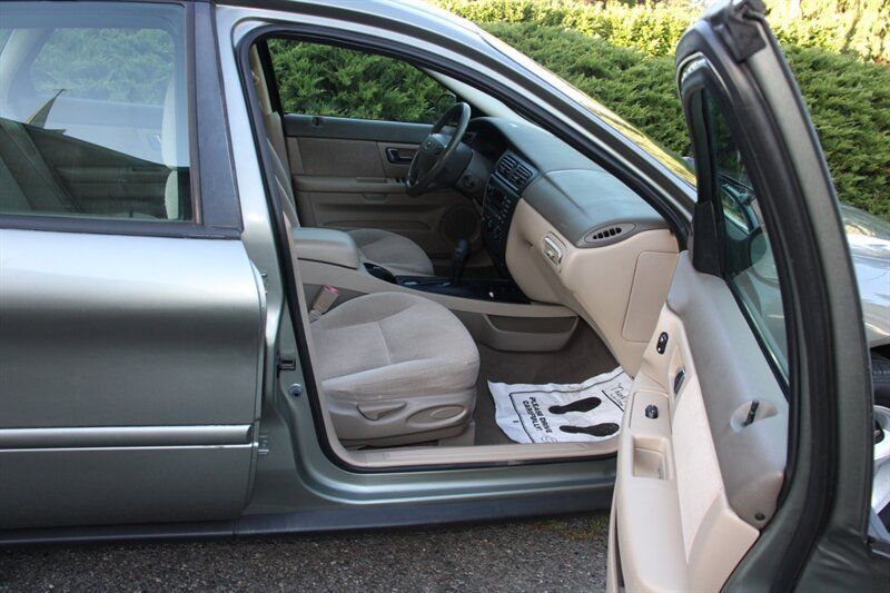 Used 2001 Ford Taurus SES FWD image 13
