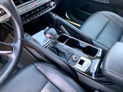 Certified 2025 Kia Telluride S FWD image 15